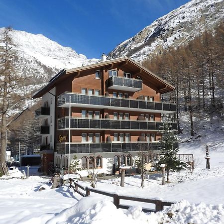 Ski-In/Ski-Out Hotel Sport Саас-Альмагель Экстерьер фото